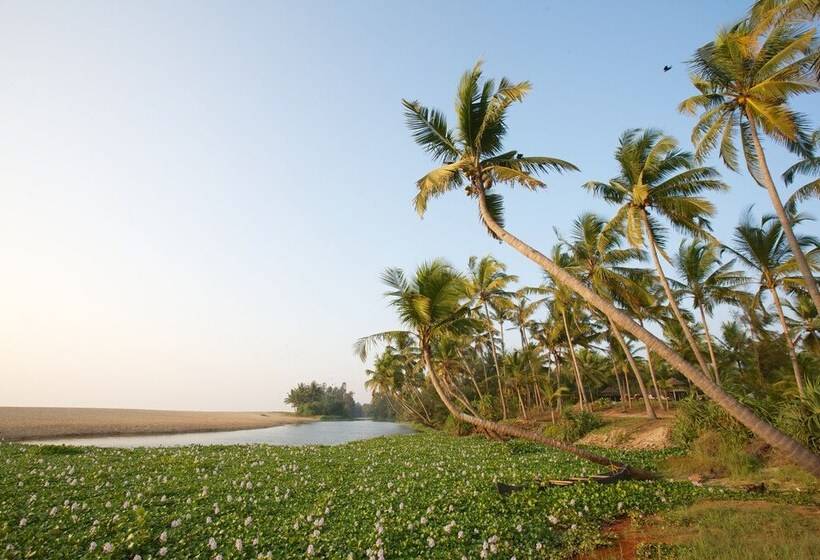リゾートホテル Neeleshwar Hermitage