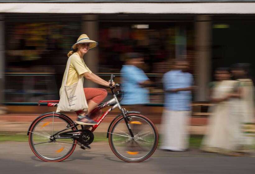 リゾートホテル Neeleshwar Hermitage