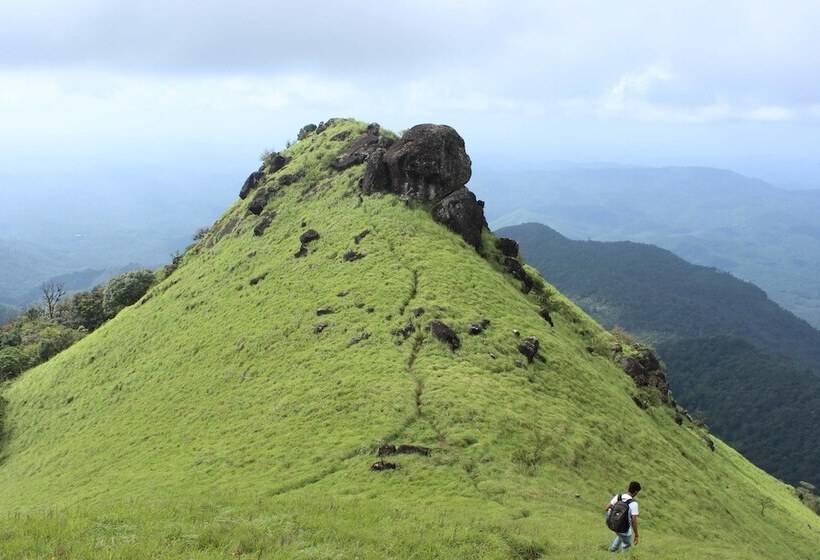 リゾートホテル Neeleshwar Hermitage