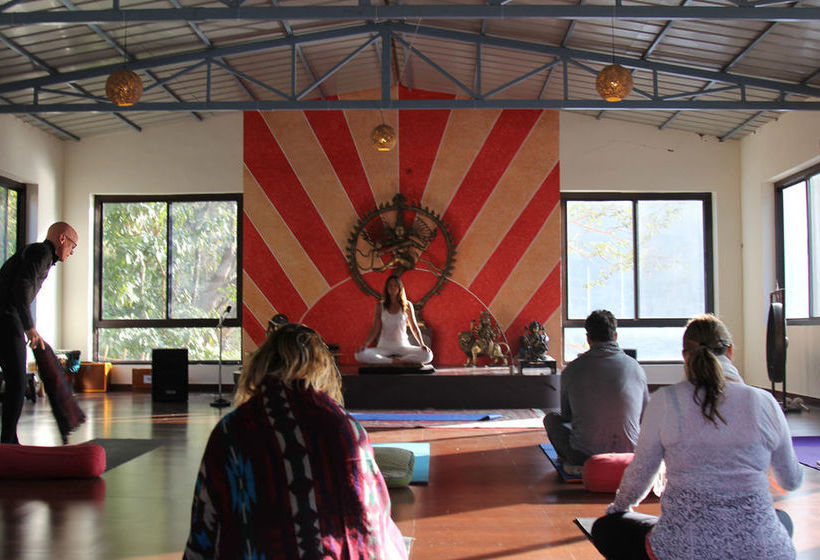 Курорт Sattva Spa & Wellness Retreat