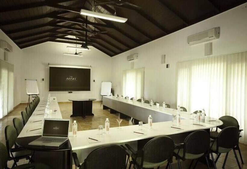 リゾートホテル The Serai Kabini
