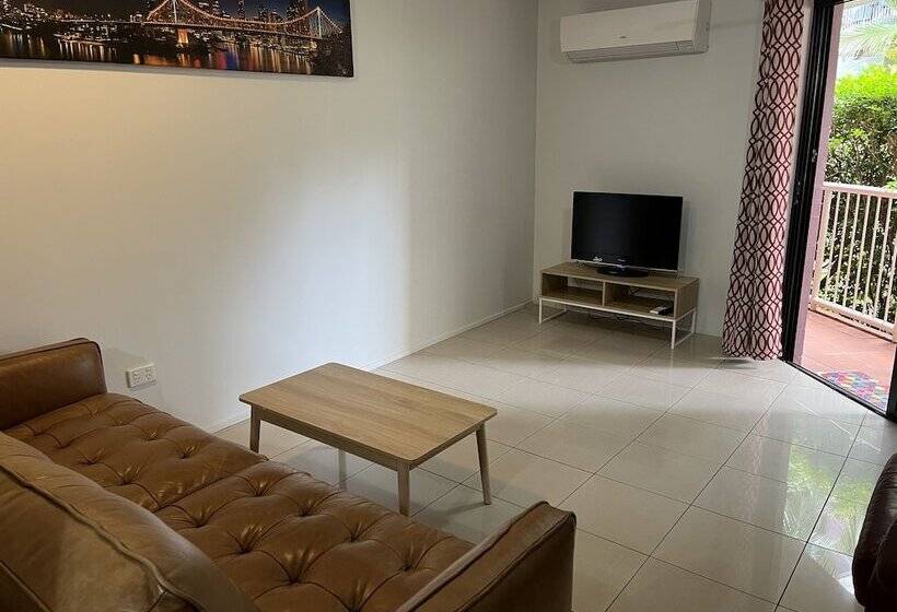 Spring Hill Gardens Apartments