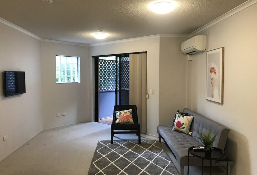 Spring Hill Gardens Apartments