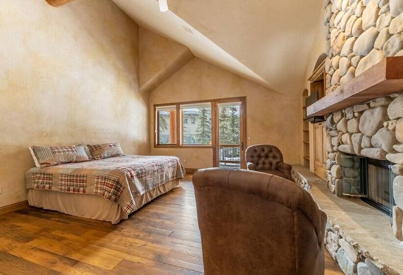 140 Goldenrod Circle By Summit County Mountain Retreats