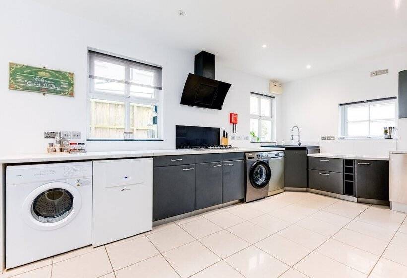 Accommodation Orla Mo