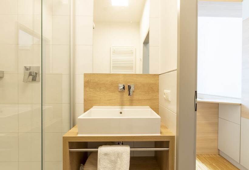 호스텔 Henrys Sleeping Am Augsburger Eiskanal