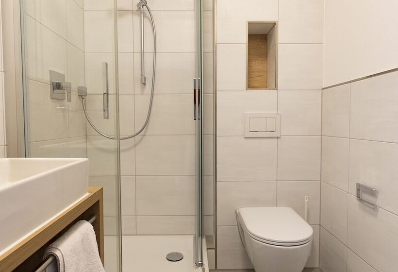 호스텔 Henrys Sleeping Am Augsburger Eiskanal