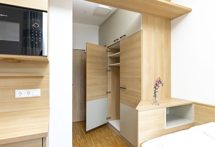 호스텔 Henrys Sleeping Am Augsburger Eiskanal