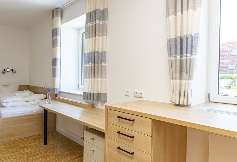 호스텔 Henrys Sleeping Am Augsburger Eiskanal