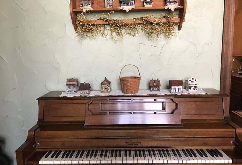 مبيت وإفطار Baladerry Inn Lp