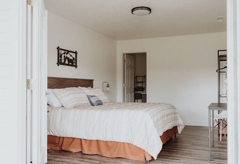 ベッドアンドブレックファースト Happy Trails West