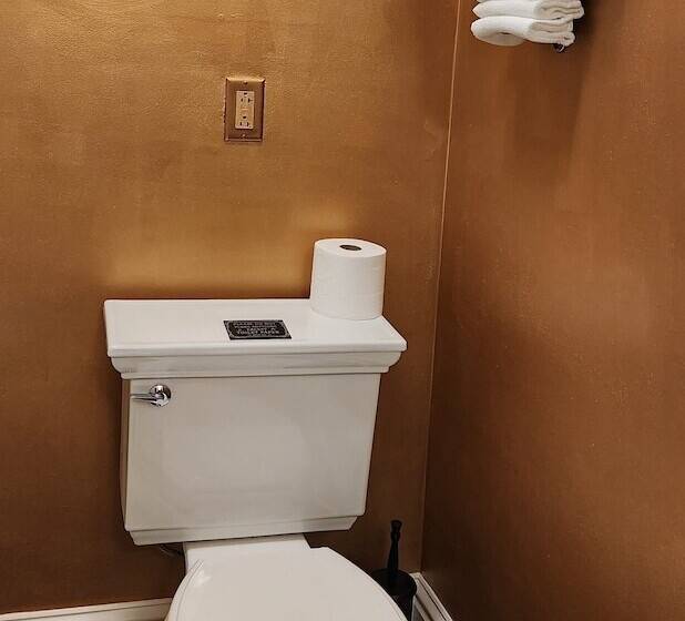 مبيت وإفطار Oaklawn Inn