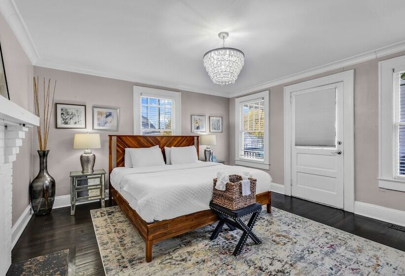 Bright And Modern Close To Everything