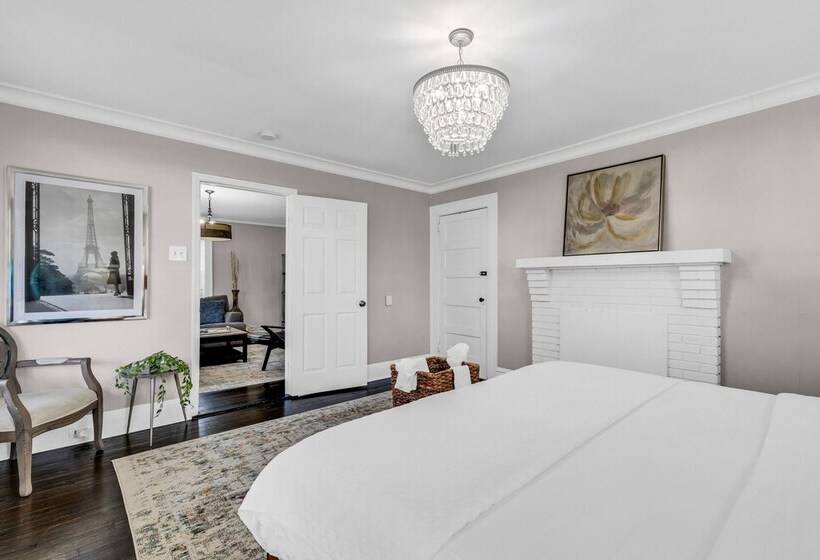 Bright And Modern Close To Everything