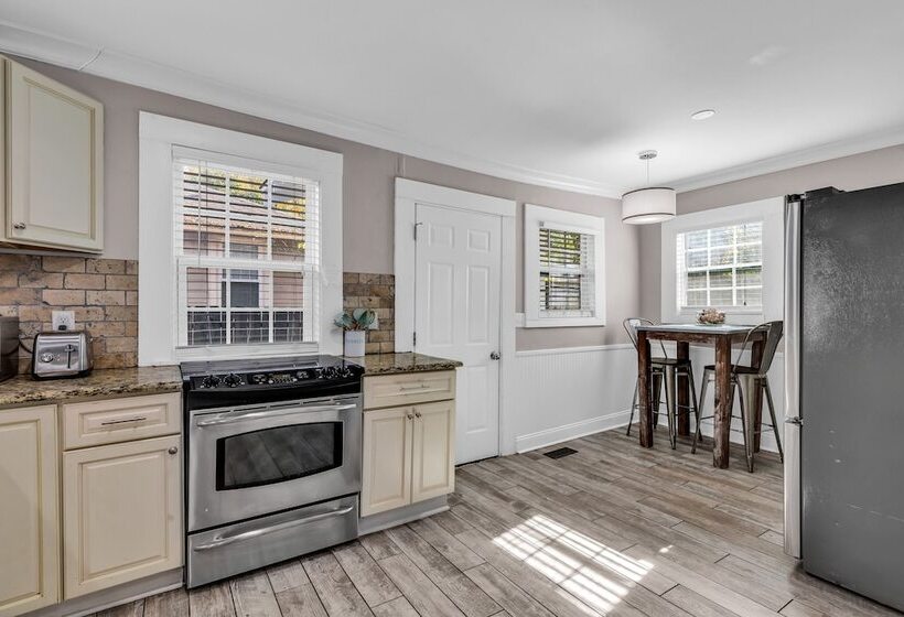 Bright And Modern Close To Everything