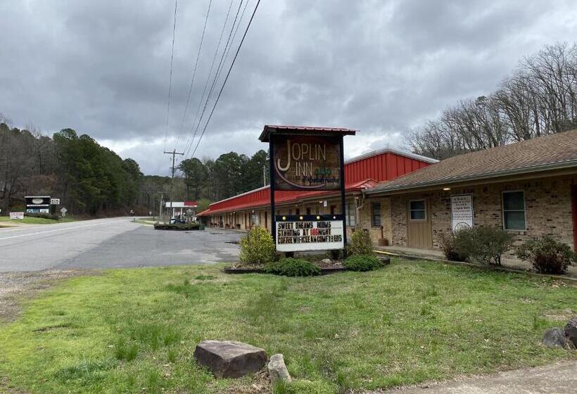 Budget Friendly Queen Studio With Full Kitchen, Two Queen Beds And Sleeper Sofa By Redawning