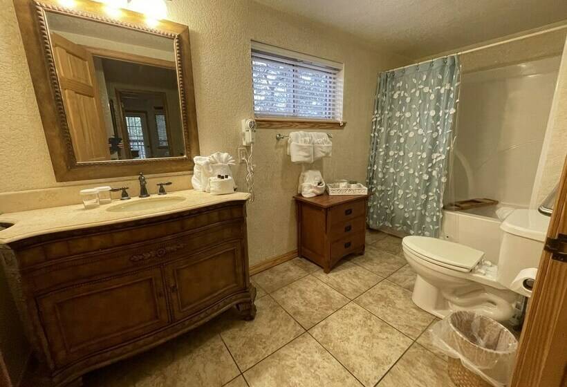 Mountain Harbor Lodge Cottage On Lake Ouachita By Redawning