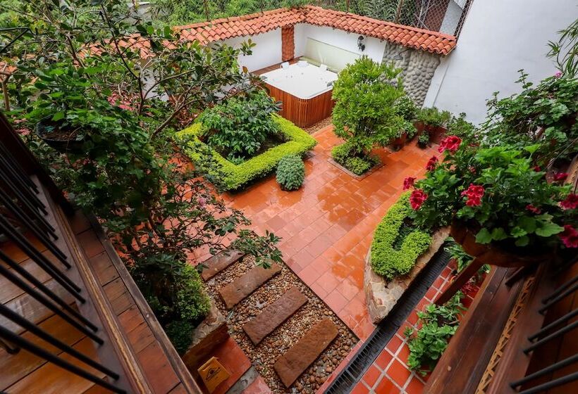 Casa Lola Hotel Boutique