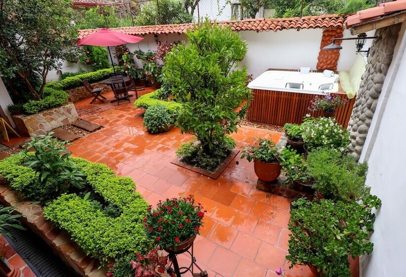 Casa Lola Hotel Boutique