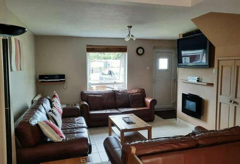 Charming Two Bed Cottage Glan Gwna Holiday Park