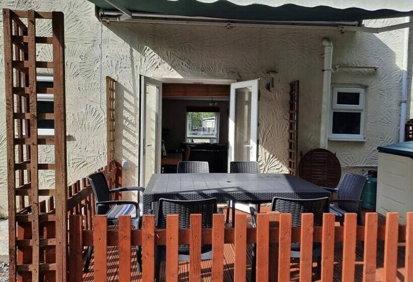 Charming Two Bed Cottage Glan Gwna Holiday Park
