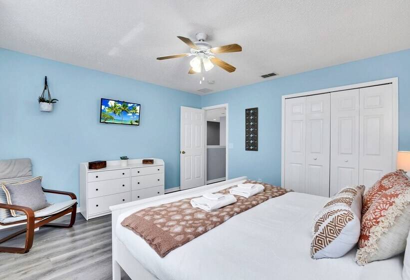 Colorful Harm Home, W/ Game Room And Cozy Pool Area