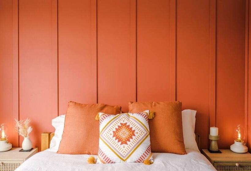 Elegant 2bd Family Retreat Blackpool Town!