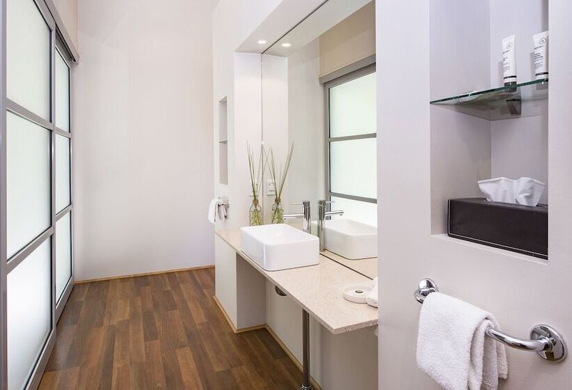 Hidden Valley Forest Retreat