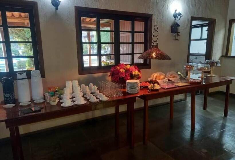 簡易ホテル Pousada Realeza