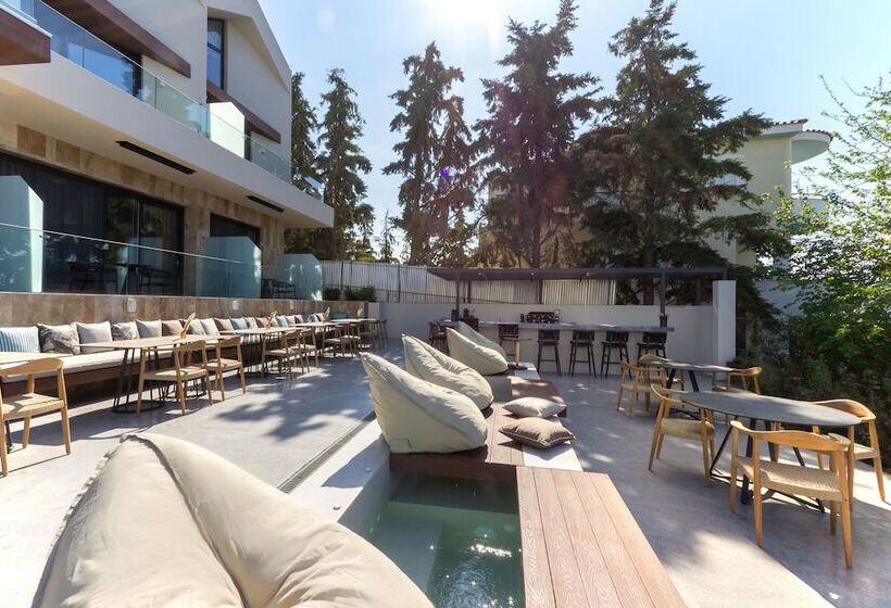 בית מלון כפרי Acro Upscale Residences