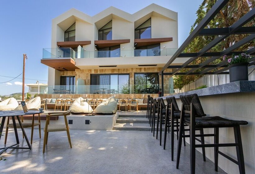 בית מלון כפרי Acro Upscale Residences