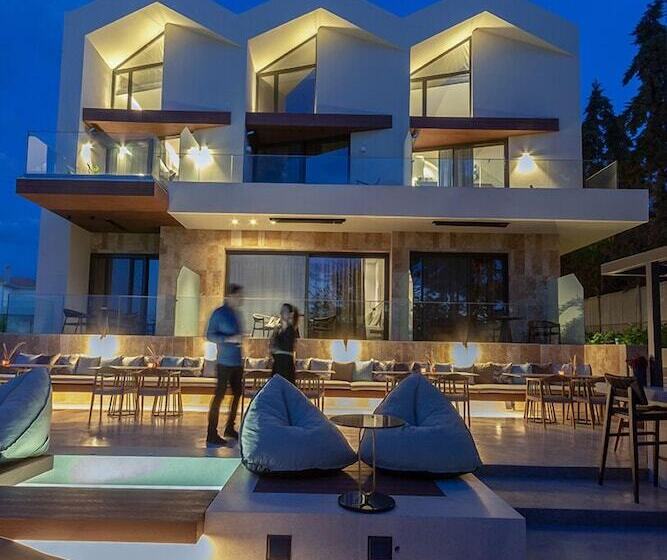 호텔 Acro Upscale Residences