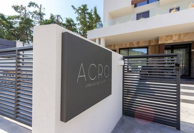 בית מלון כפרי Acro Upscale Residences