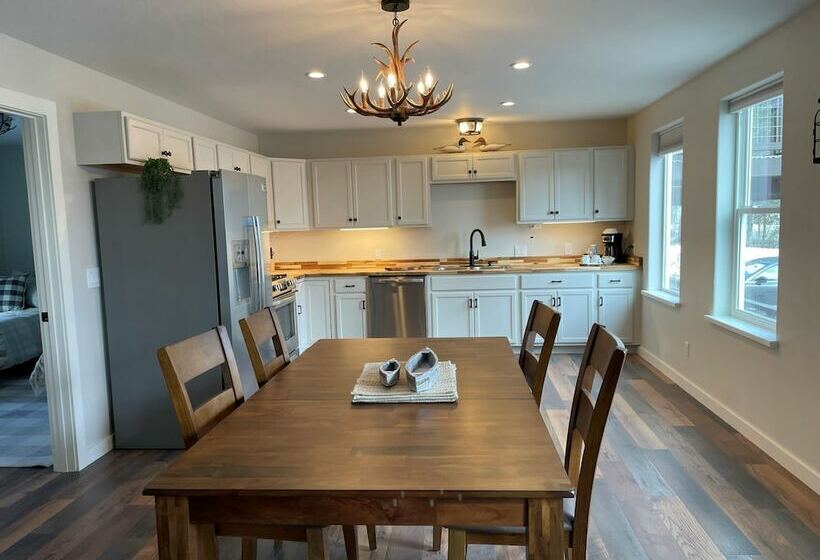 호텔 Alaska Lake And Lodge At Longmere