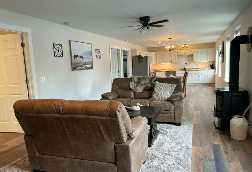 호텔 Alaska Lake And Lodge At Longmere