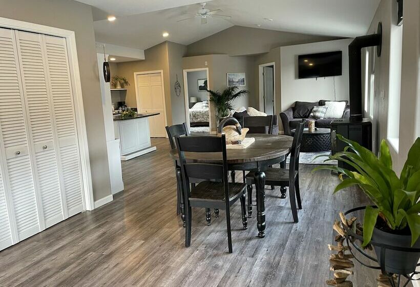 호텔 Alaska Lake And Lodge At Longmere