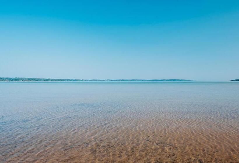 בית מלון כפרי Alexandra Inn