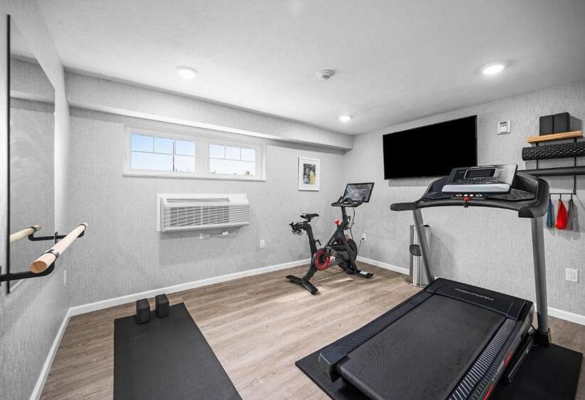 בית מלון כפרי Alexandra Inn