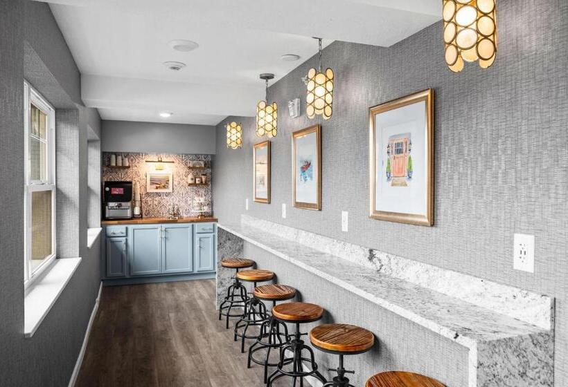 בית מלון כפרי Alexandra Inn