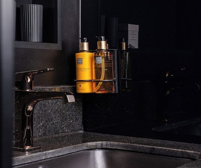 هتل Am Beatles Platz