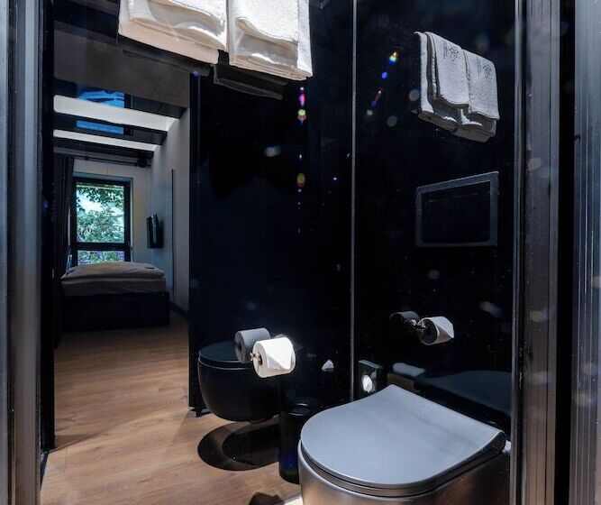 هتل Am Beatles Platz