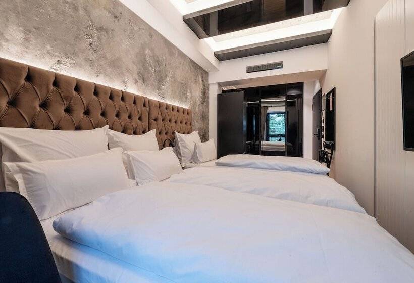 هتل Am Beatles Platz