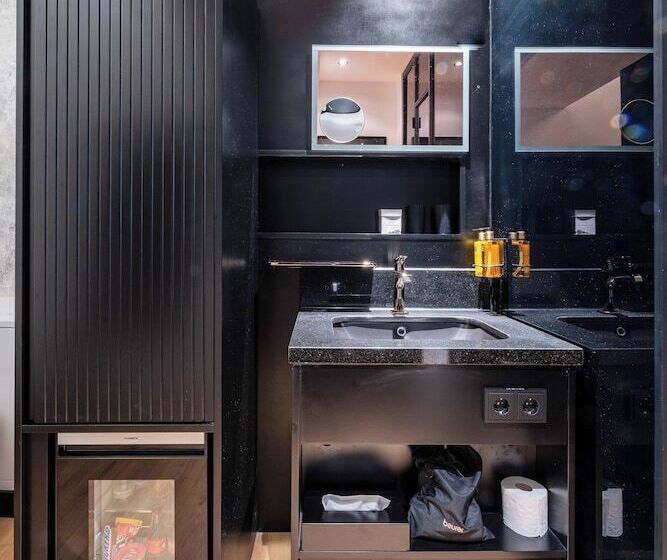 هتل Am Beatles Platz