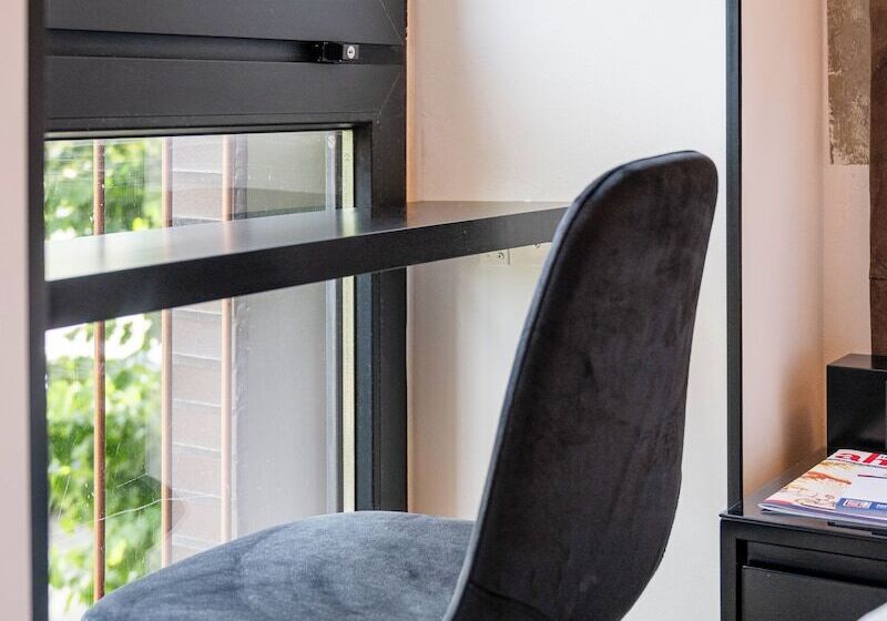 هتل Am Beatles Platz