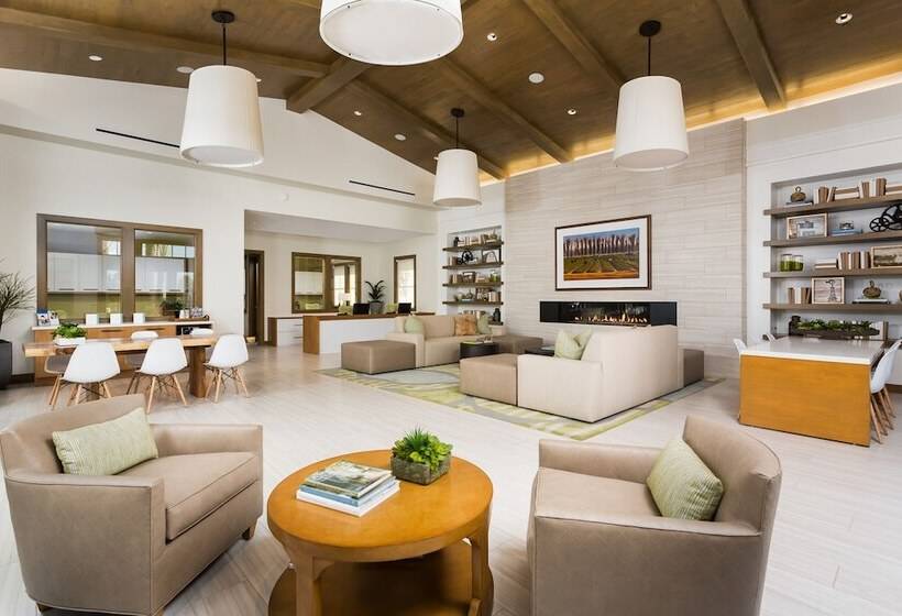 هتل Avalon Baker Ranch