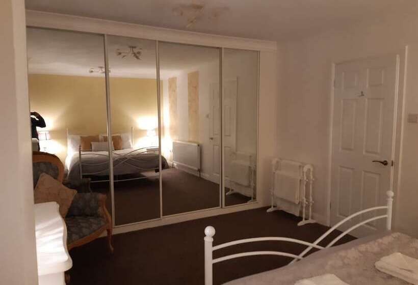 Отель Blackpool Abode   Caxton Lodge