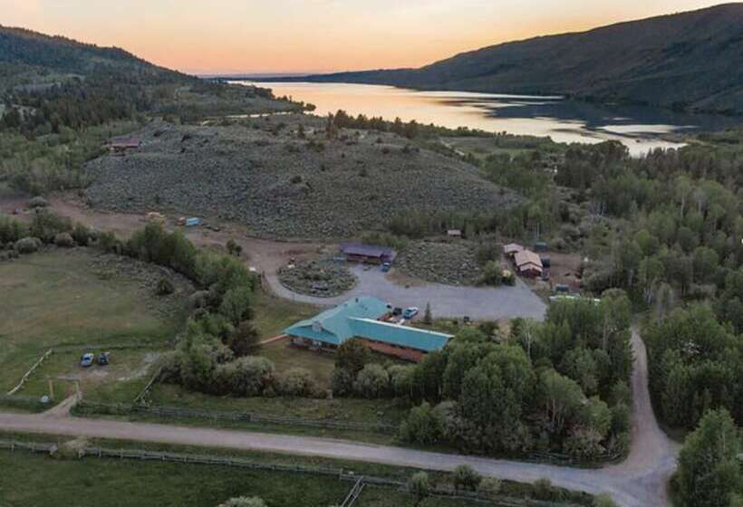 فندق Boulder Lake Lodge