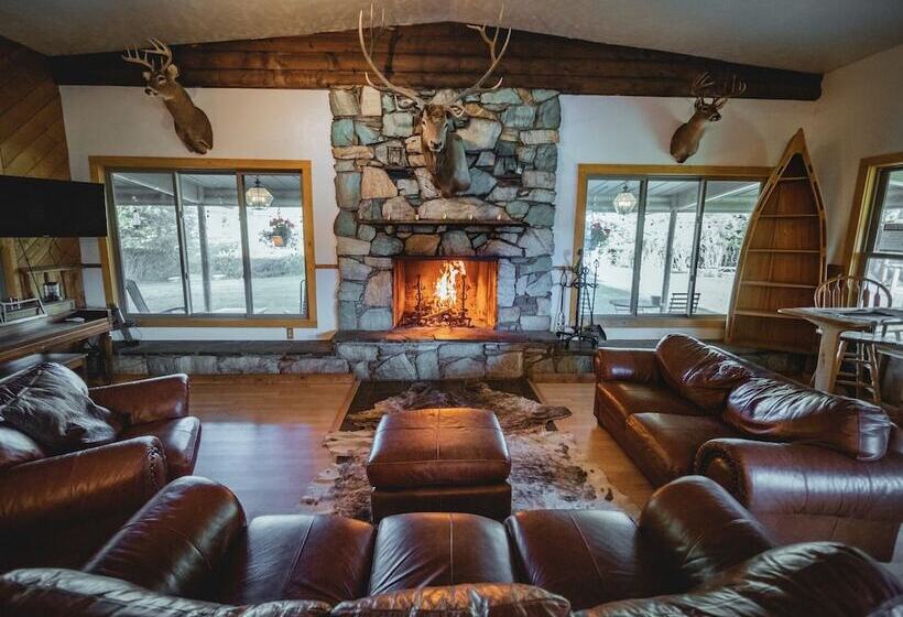 فندق Boulder Lake Lodge