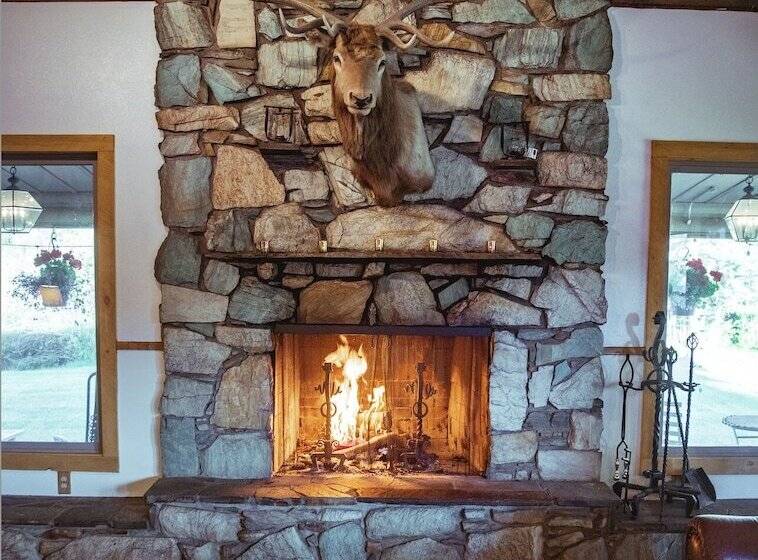 فندق Boulder Lake Lodge