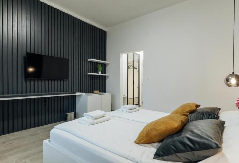 Отель Boutique Suites Joyce Medulin